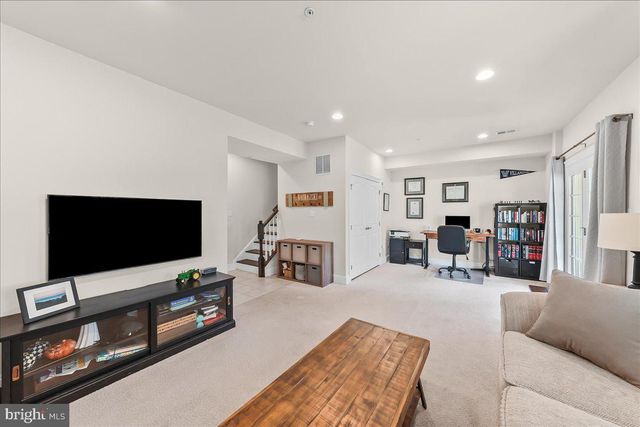 855 STONECLIFFE RD, Malvern, PA 19355