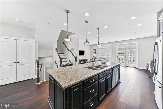 855 STONECLIFFE RD, Malvern, PA 19355