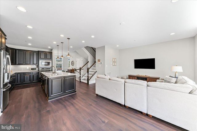855 STONECLIFFE RD, Malvern, PA 19355