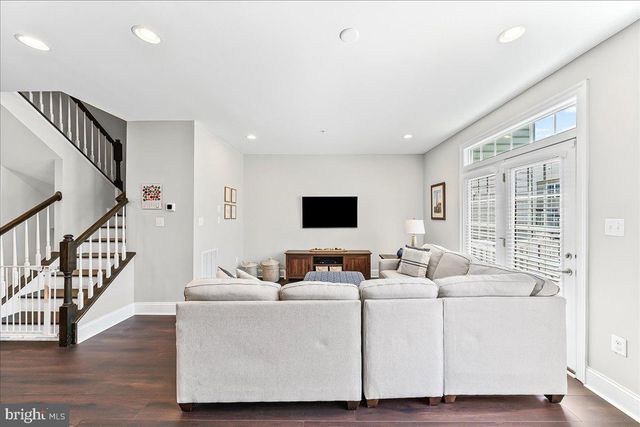 855 STONECLIFFE RD, Malvern, PA 19355