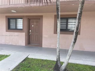 2332 W 56th St 7, Hialeah, FL 33016