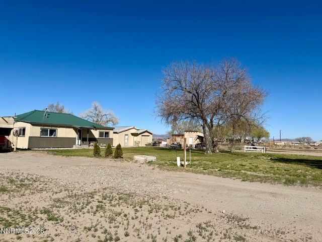 20 Penrose Lane, Yerington, NV 89447