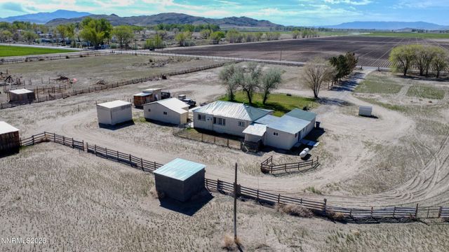 20 Penrose Lane, Yerington, NV 89447