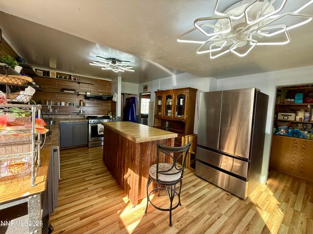 20 Penrose Lane, Yerington, NV 89447