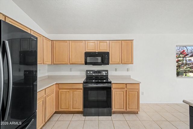 5253 W FRIER Drive, Glendale, AZ 85301