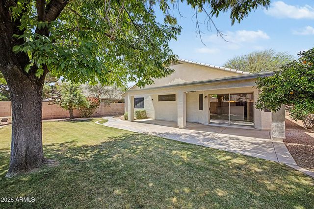 5253 W FRIER Drive, Glendale, AZ 85301