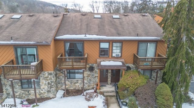 16 Brookside Hts G, Wanaque Boro, NJ 07465