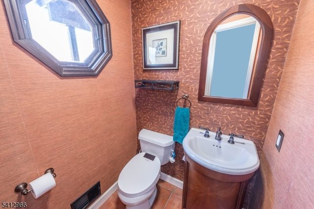 16 Brookside Hts G, Wanaque Boro, NJ 07465