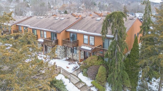 16 Brookside Hts G, Wanaque Boro, NJ 07465