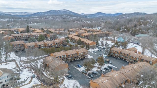 16 Brookside Hts G, Wanaque Boro, NJ 07465