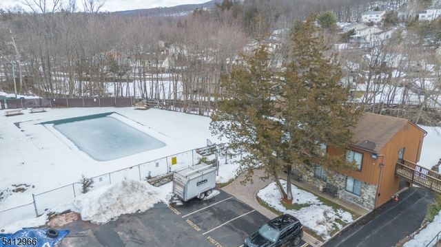 16 Brookside Hts G, Wanaque Boro, NJ 07465