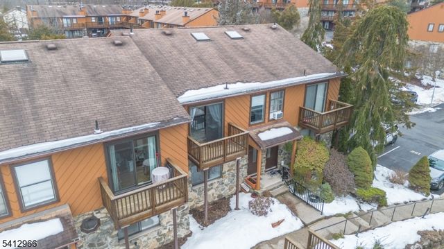 16 Brookside Hts G, Wanaque Boro, NJ 07465