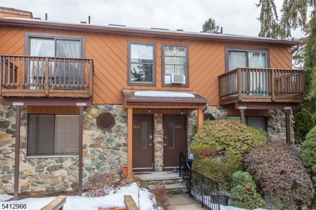 16 Brookside Hts G, Wanaque Boro, NJ 07465