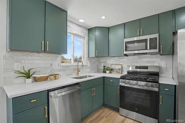 6163 W 78th Avenue, Arvada, CO 80003