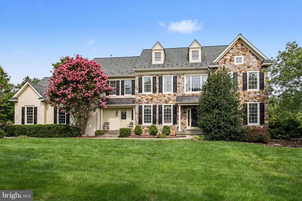 125 MUIRFIELD LN, CHALFONT, PA 18914 — exterior