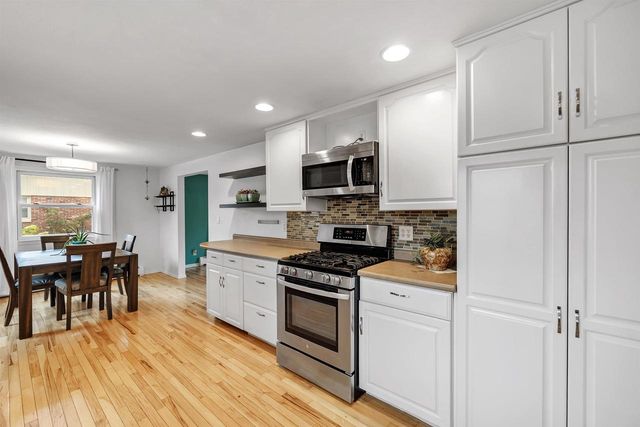 505 WAUBAUNUQUA TRAIL, De Pere, WI 54115