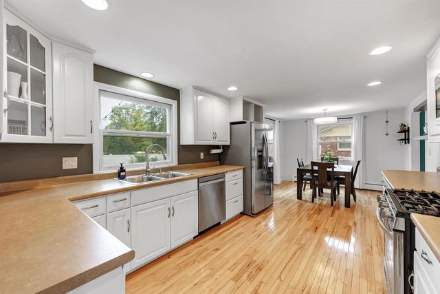 505 WAUBAUNUQUA TRAIL, De Pere, WI 54115