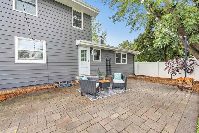505 WAUBAUNUQUA TRAIL, De Pere, WI 54115