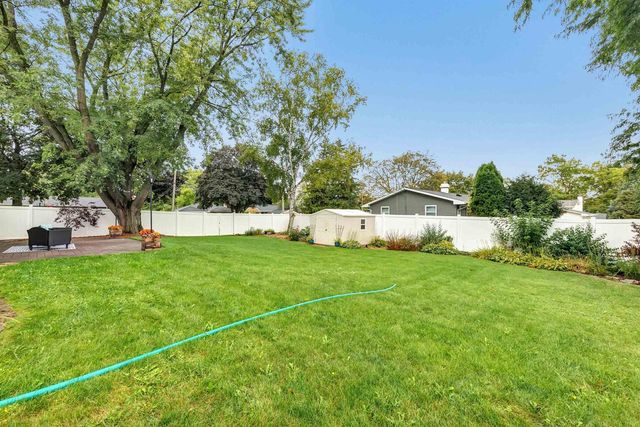 505 WAUBAUNUQUA TRAIL, De Pere, WI 54115