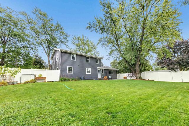 505 WAUBAUNUQUA TRAIL, De Pere, WI 54115
