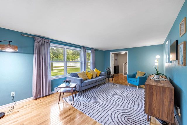 505 WAUBAUNUQUA TRAIL, De Pere, WI 54115