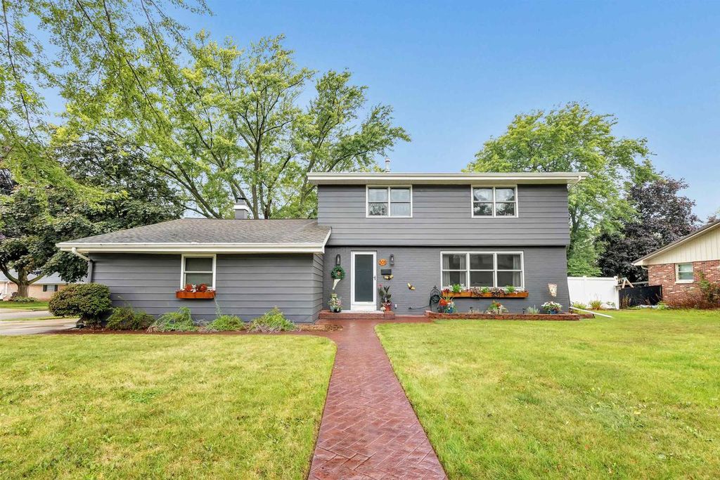505 WAUBAUNUQUA TRAIL, De Pere, WI 54115