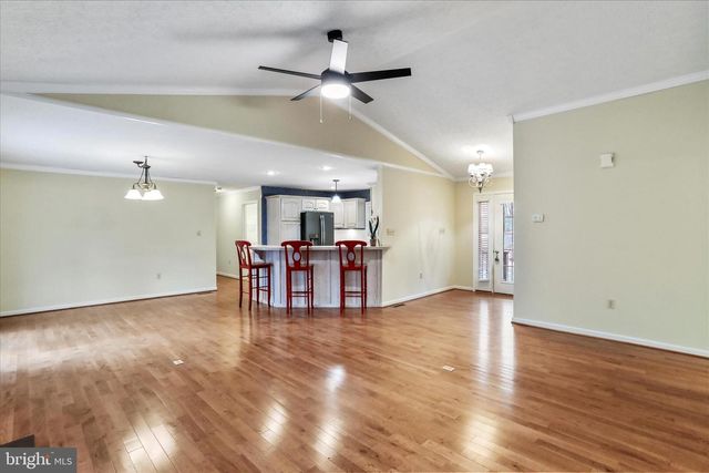 273 HICKORY LN, Augusta, WV 26704