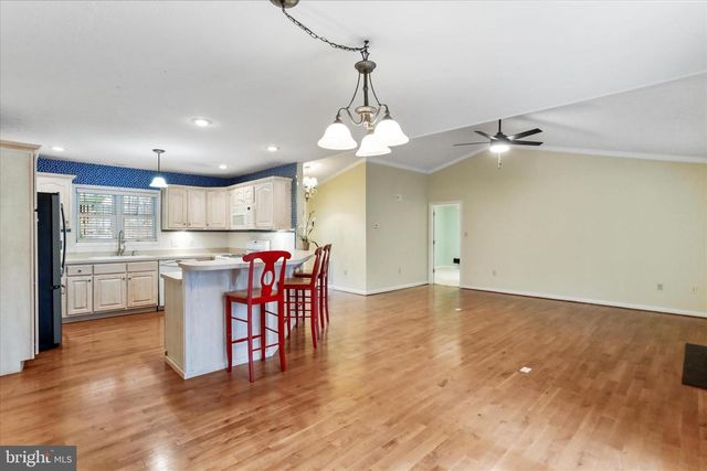 273 HICKORY LN, Augusta, WV 26704