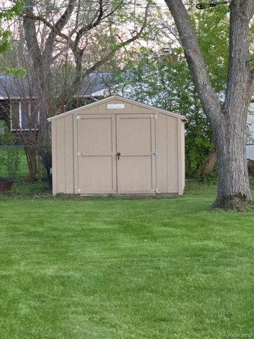 6103 Trenton Drive, Flint Charter Township, MI 48532