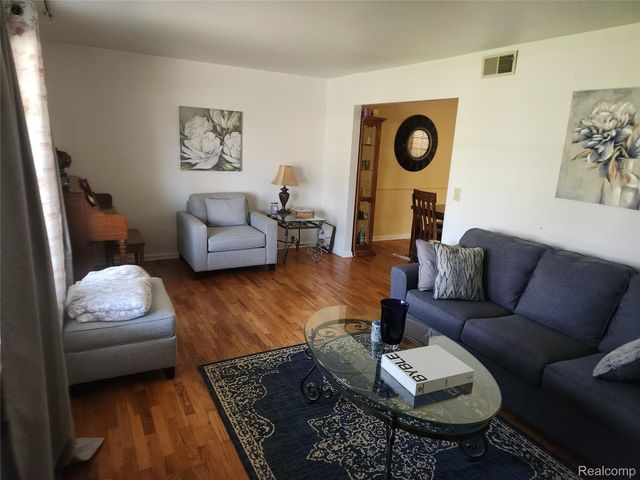 6103 Trenton Drive, Flint Charter Township, MI 48532