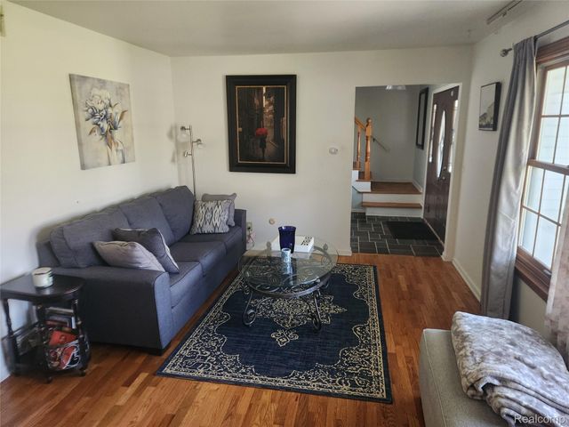 6103 Trenton Drive, Flint Charter Township, MI 48532