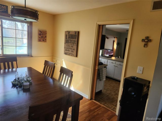 6103 Trenton Drive, Flint Charter Township, MI 48532