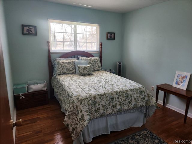 6103 Trenton Drive, Flint Charter Township, MI 48532
