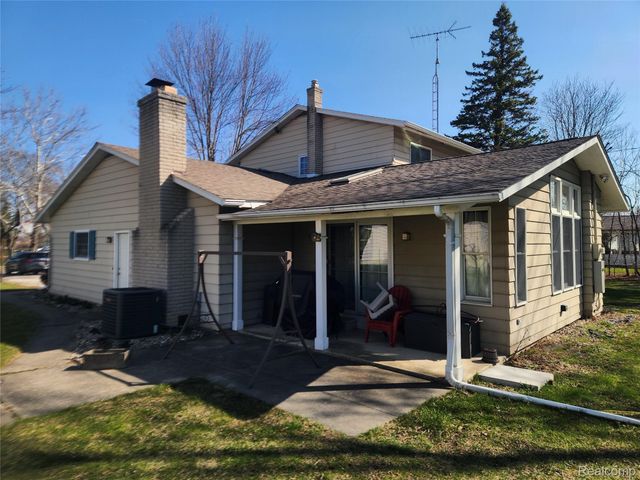 6103 Trenton Drive, Flint Charter Township, MI 48532