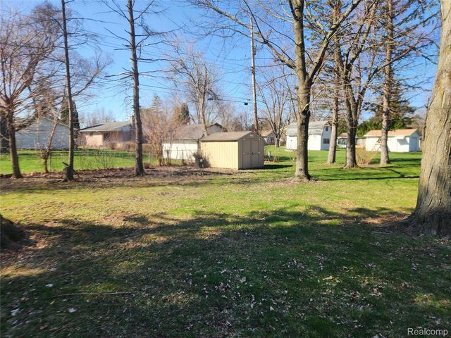 6103 Trenton Drive, Flint Charter Township, MI 48532