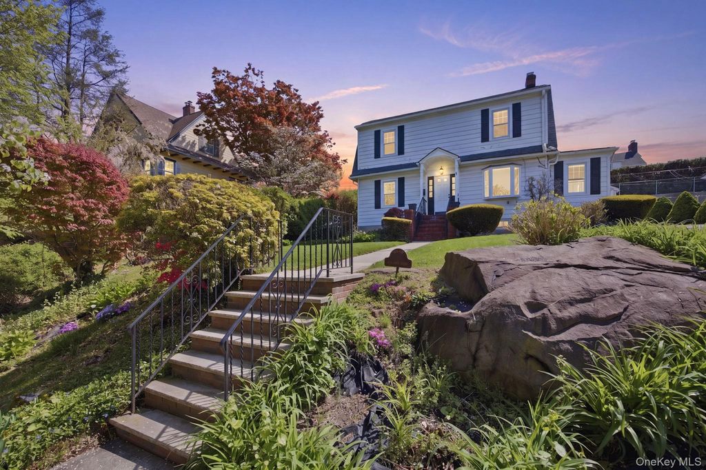 35-19 165th Street, Flushing, NY 11358