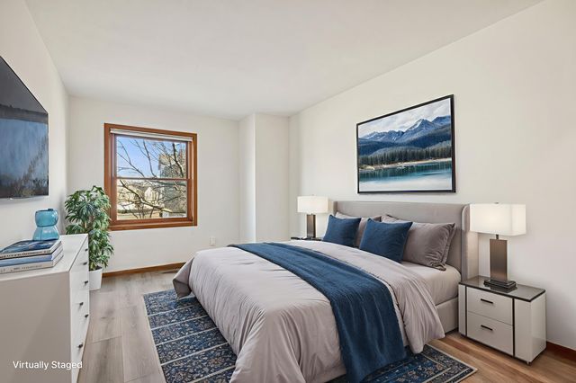 4143 Meadowlark Point, Eagan, MN 55122