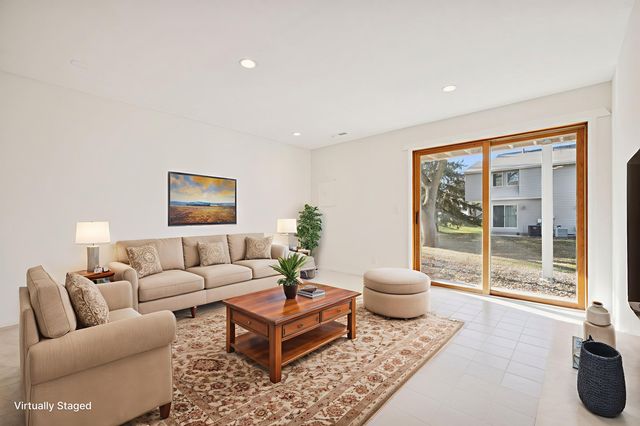 4143 Meadowlark Point, Eagan, MN 55122