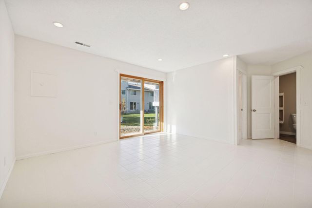 4143 Meadowlark Point, Eagan, MN 55122