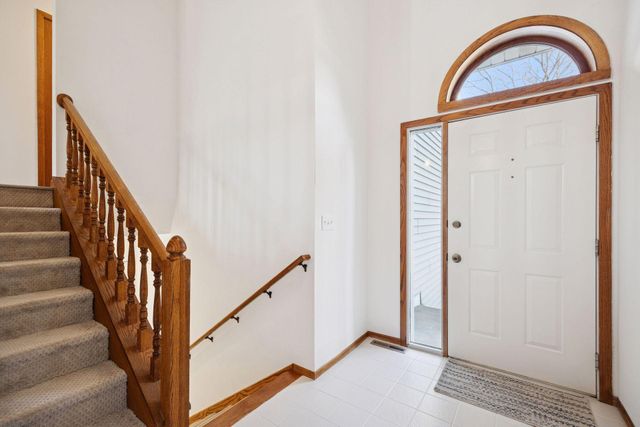 4143 Meadowlark Point, Eagan, MN 55122