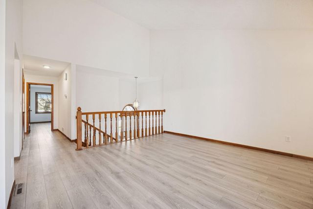 4143 Meadowlark Point, Eagan, MN 55122