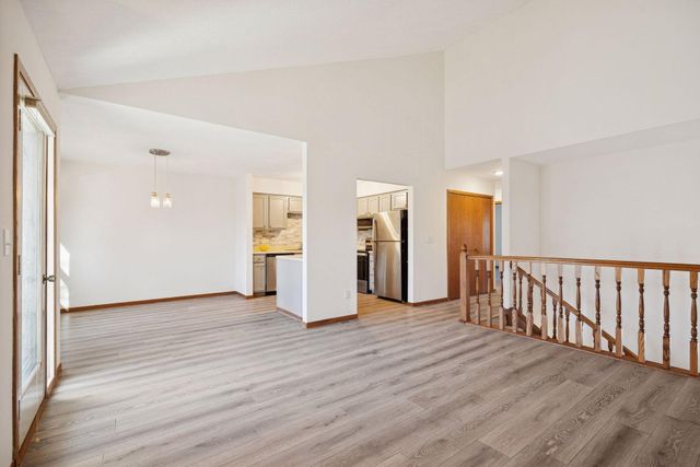 4143 Meadowlark Point, Eagan, MN 55122