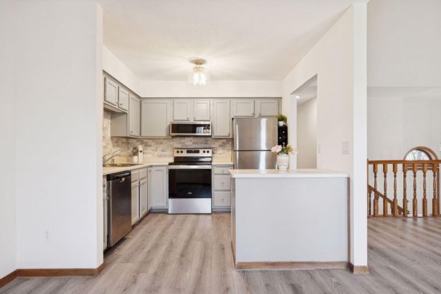 4143 Meadowlark Point, Eagan, MN 55122