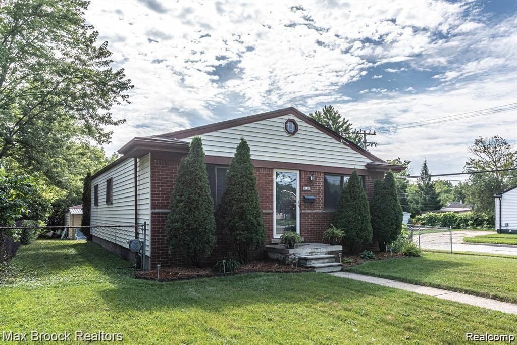 3800 Elmhurst Avenue, Royal Oak, MI 48073