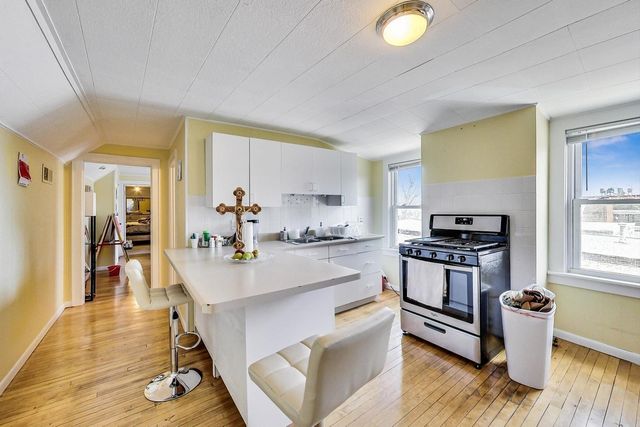 25 Webster Avenue, Highwood, IL 60040