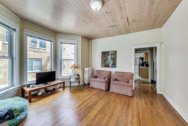 25 Webster Avenue, Highwood, IL 60040