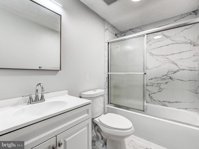 16 TURNMILL CT, Nottingham, MD 21236