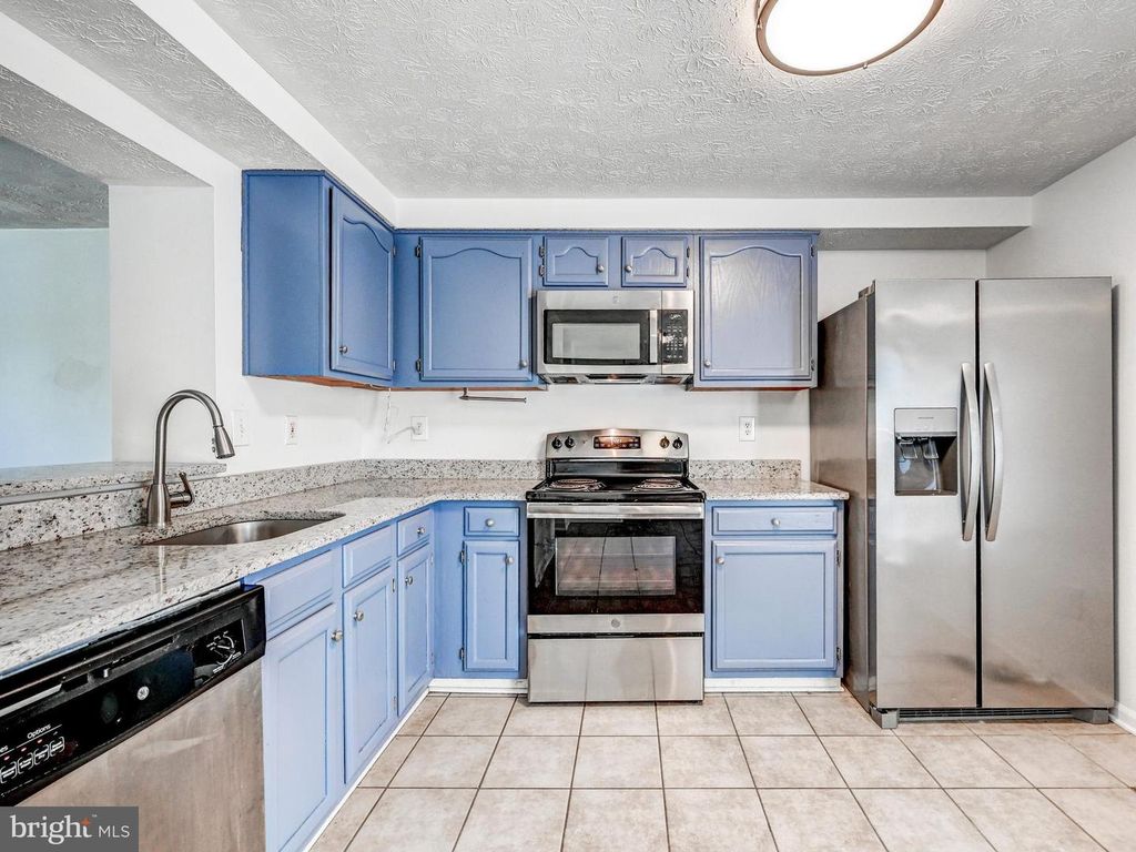 Image 12 of property listing at 16 TURNMILL CT, Nottingham, MD 21236