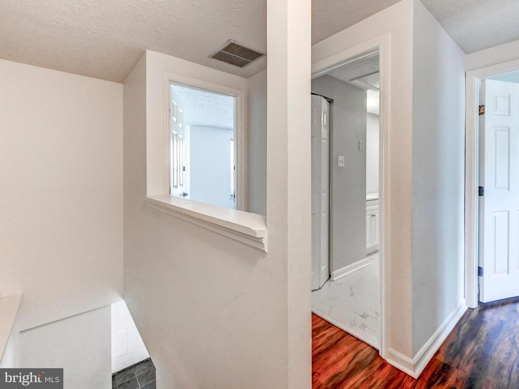 Image 15 of property listing at 16 TURNMILL CT, Nottingham, MD 21236