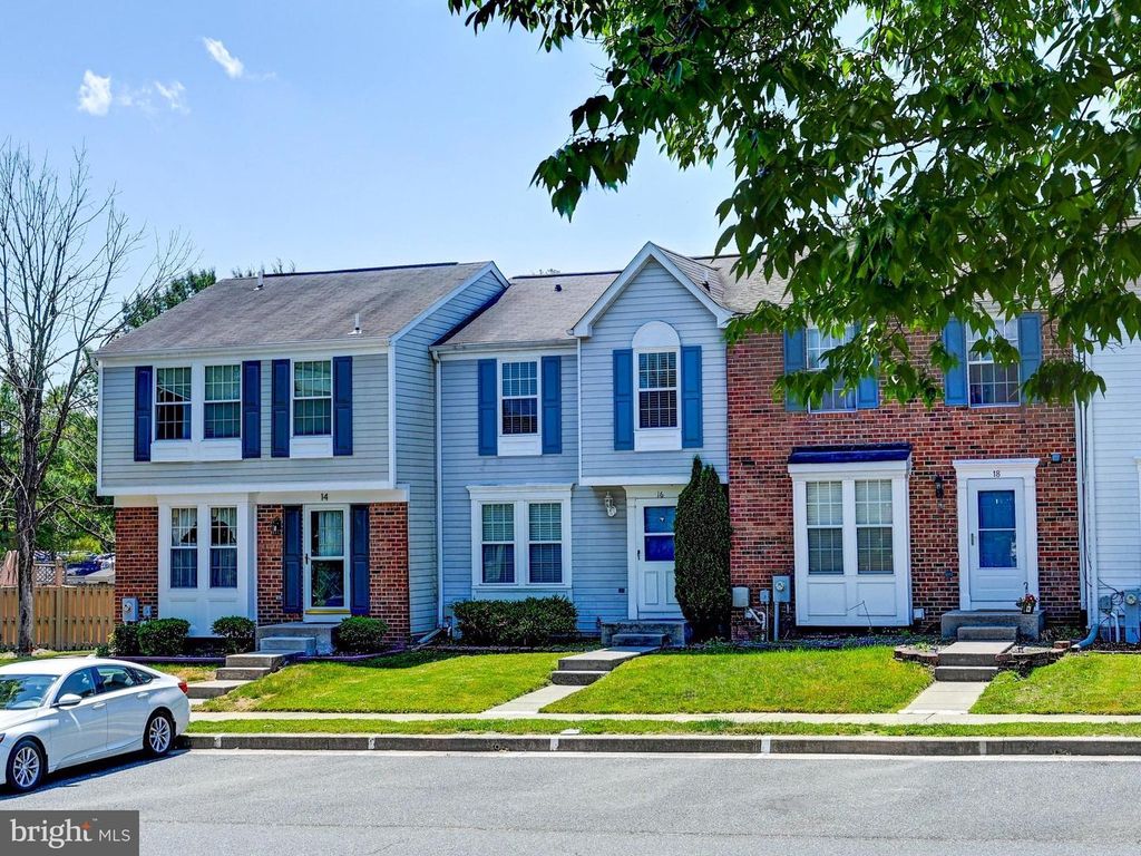 Image 2 of property listing at 16 TURNMILL CT, Nottingham, MD 21236